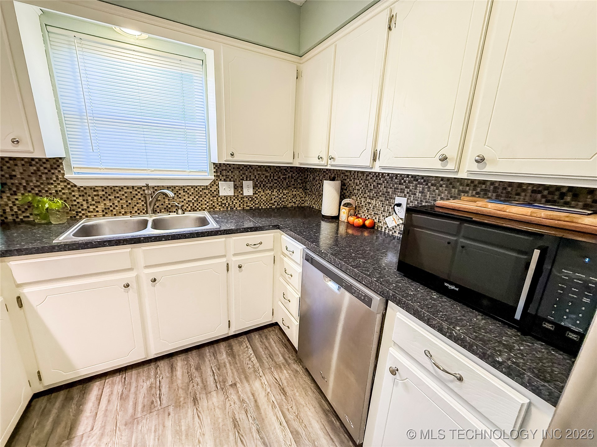 90 Barbara Property Photo 9