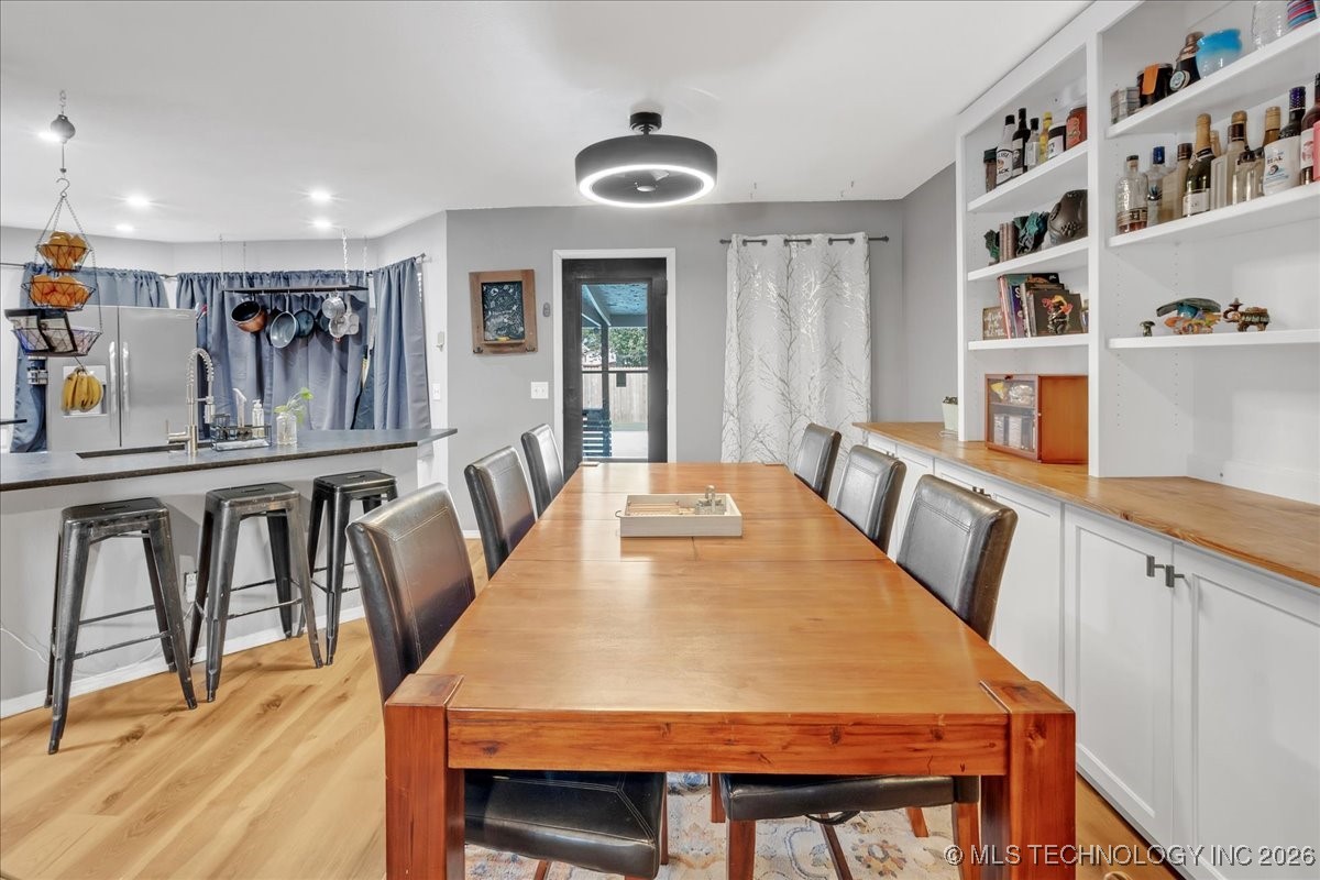 8210 N 126th Avenue Property Photo 8