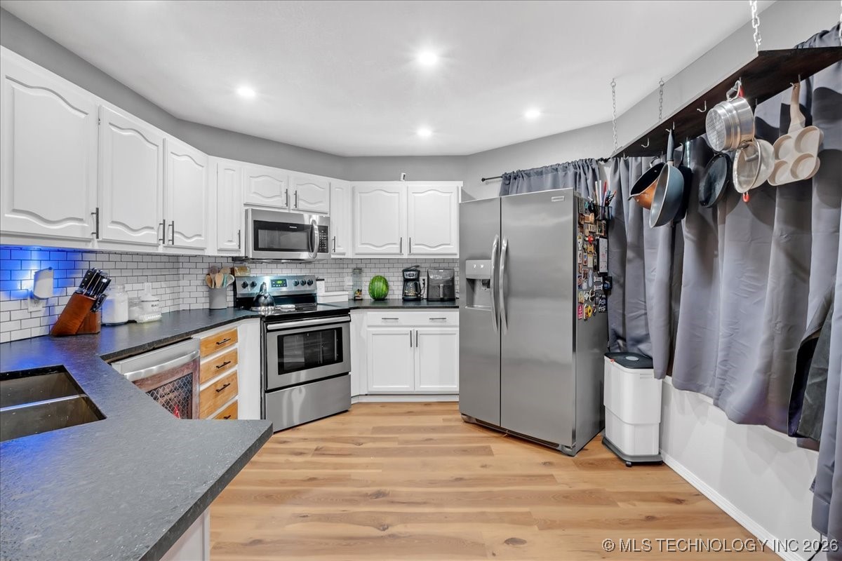 8210 N 126th Avenue Property Photo 11