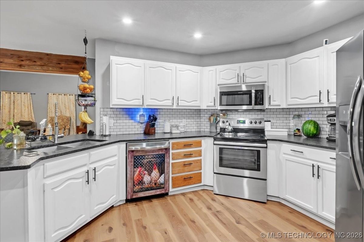 8210 N 126th Avenue Property Photo 12