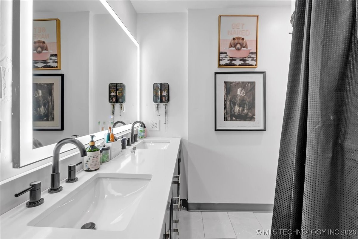 8210 N 126th Avenue Property Photo 21