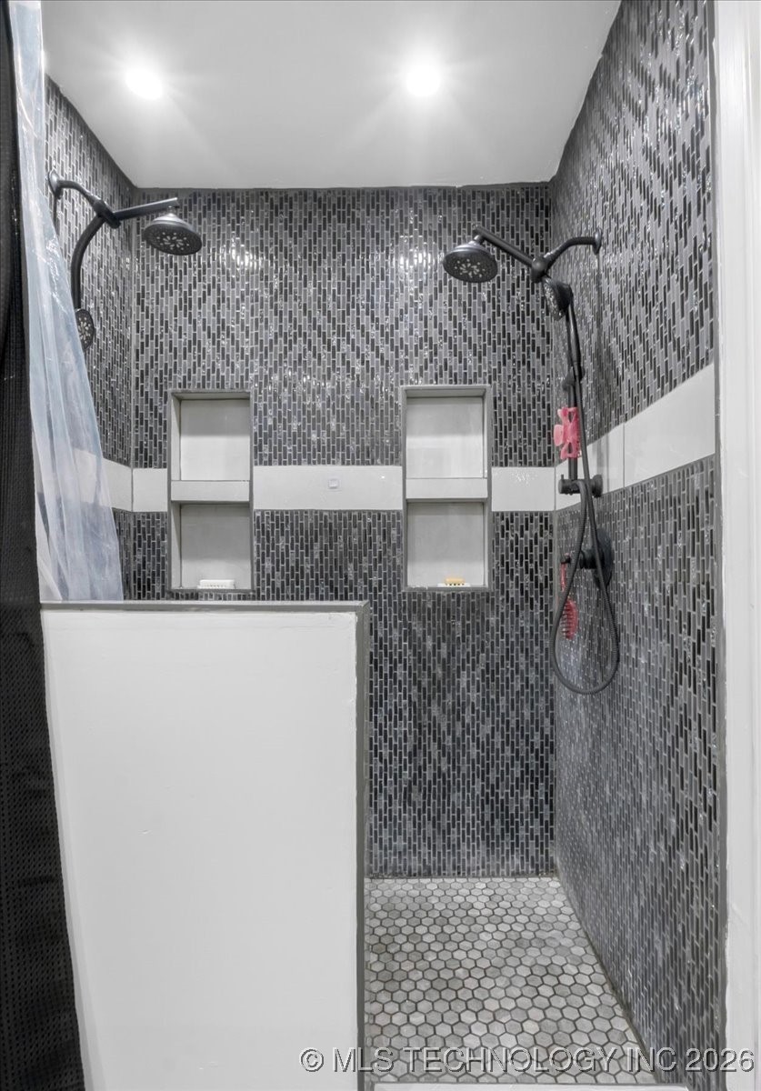 8210 N 126th Avenue Property Photo 23