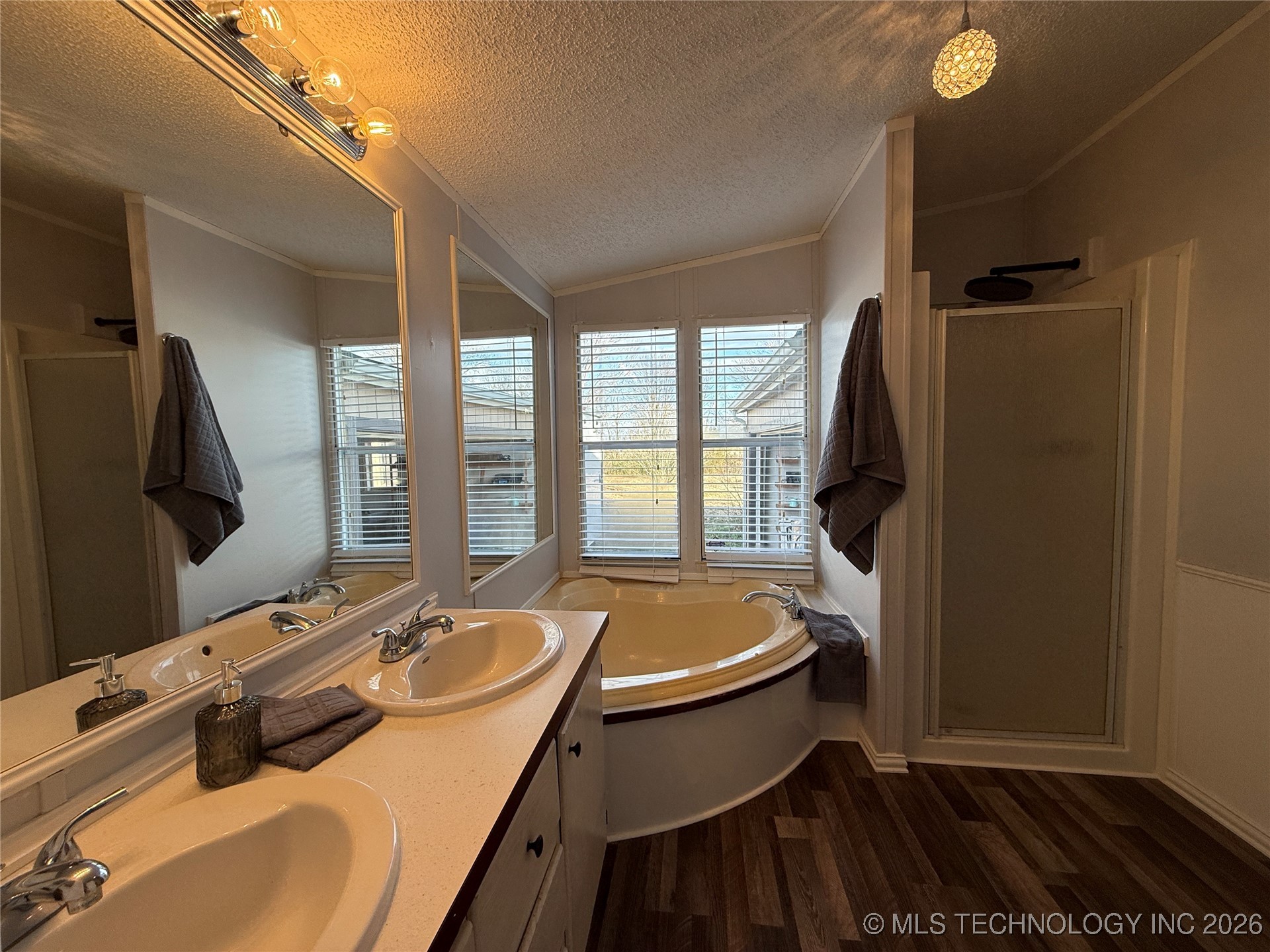 607 Crabapple Court Property Photo 5