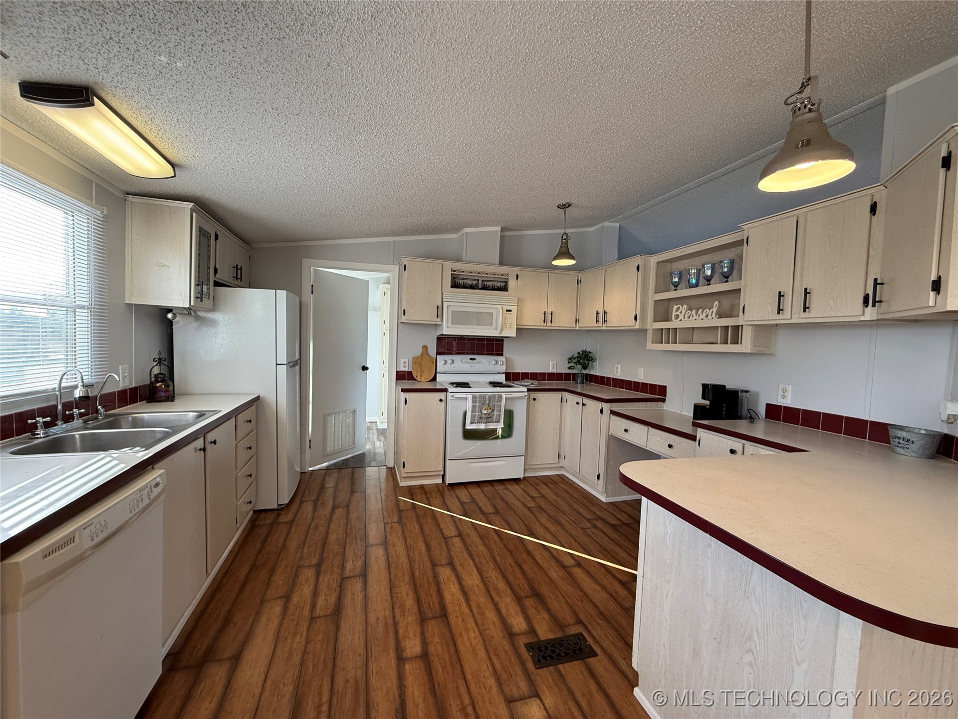 607 Crabapple Court Property Photo 8