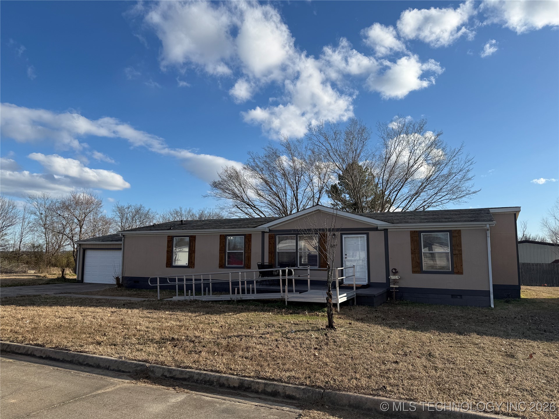 607 Crabapple Court Property Photo 16