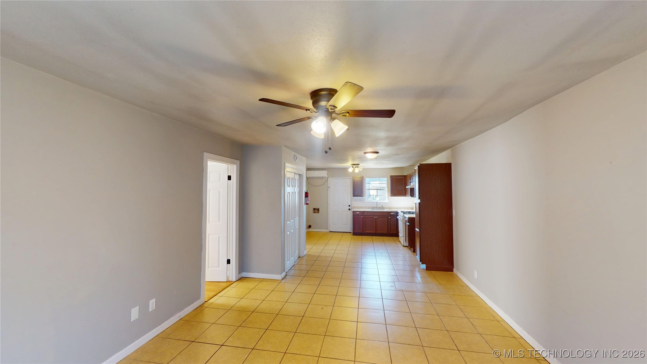 13858 S 292nd East Avenue A Property Photo 2