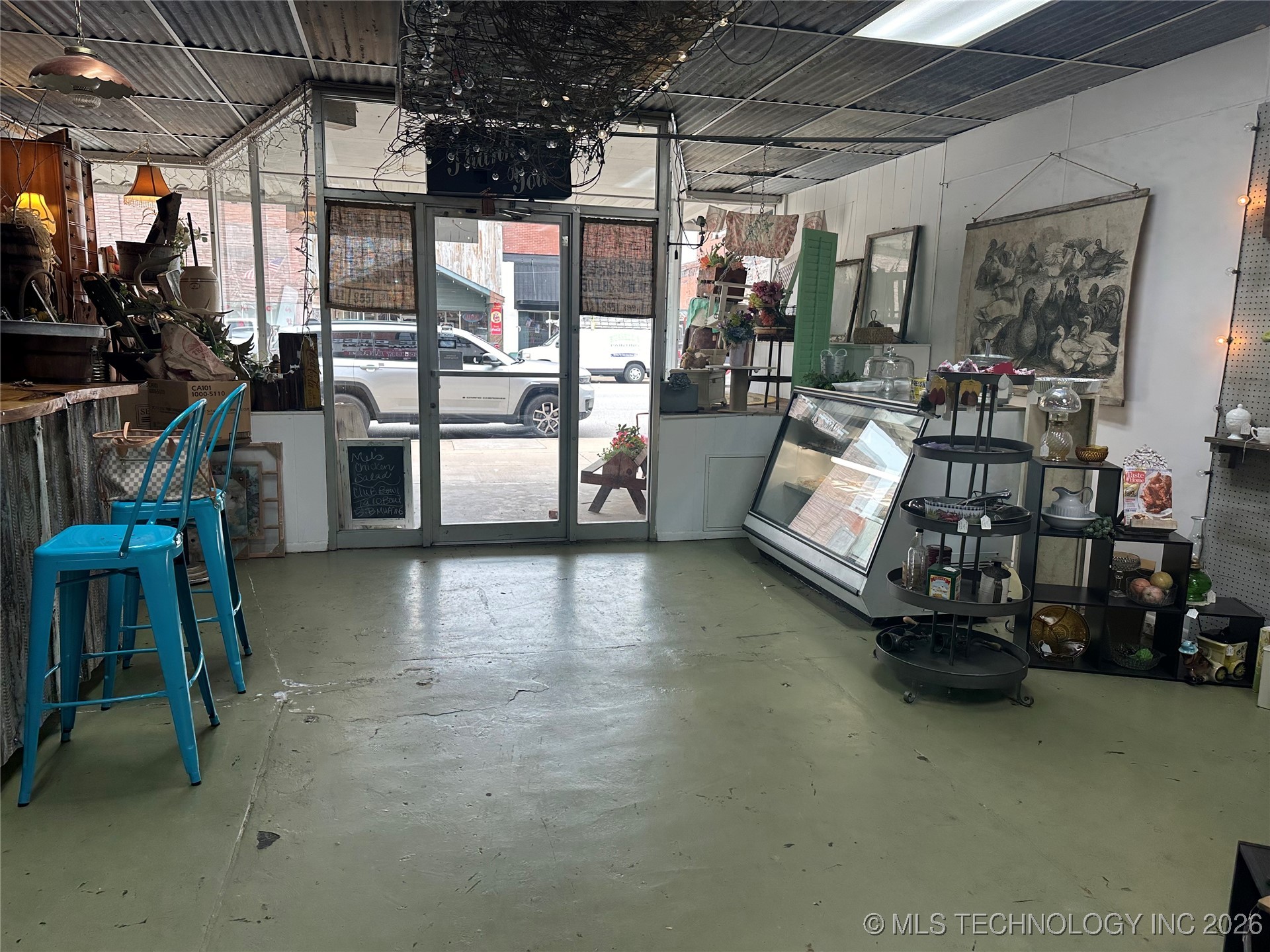 414 W Main Street Property Photo 2