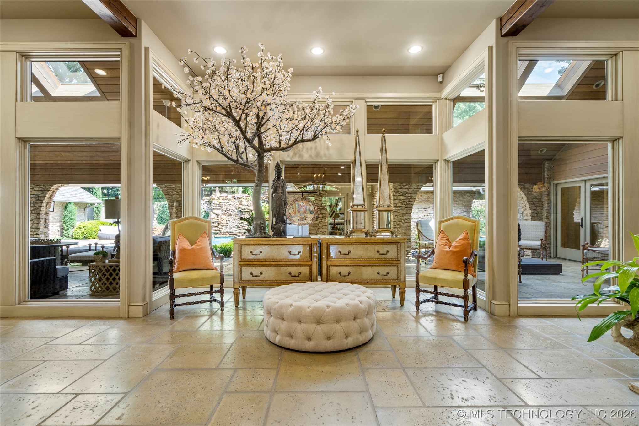 4401 Oak Road Property Photo 11