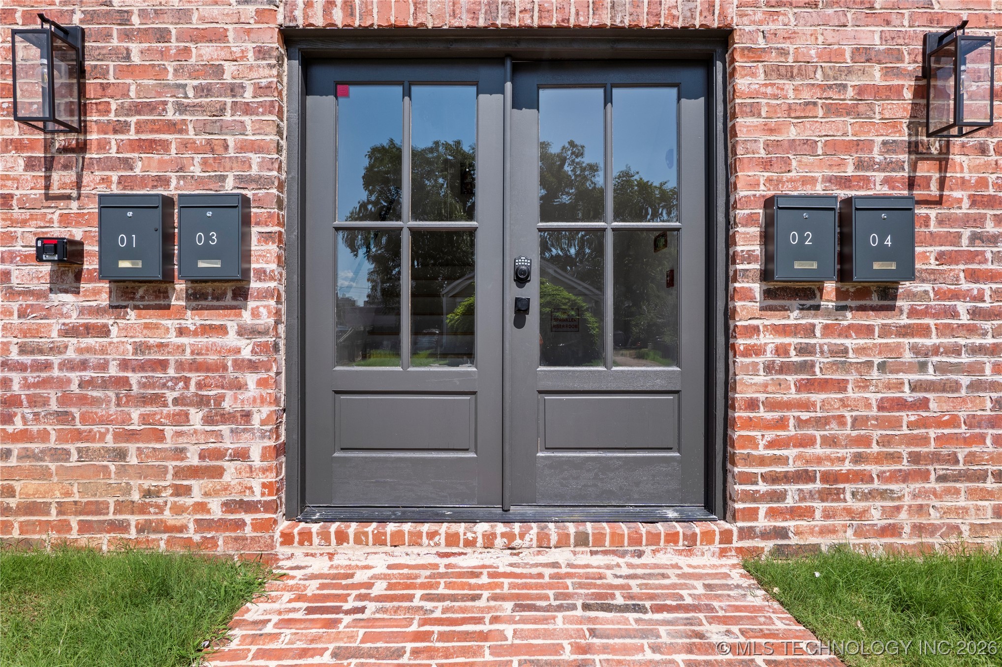 1111 S Quincy Avenue Property Photo 9