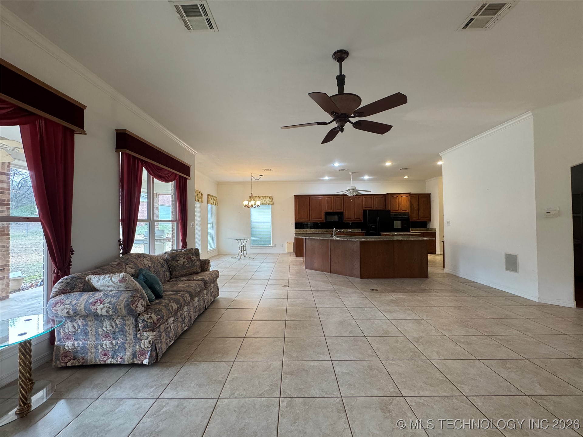 3201 Greenbriar Property Photo 5