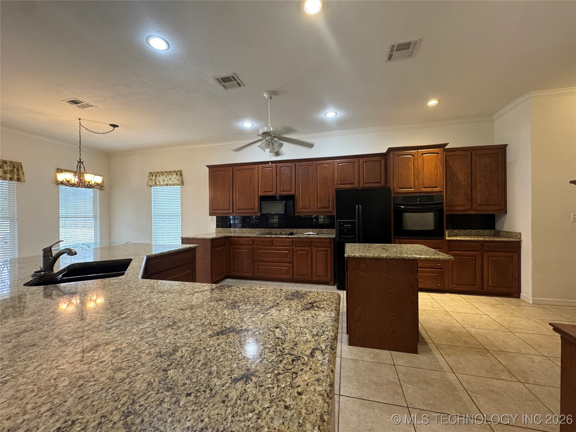 3201 Greenbriar Property Photo 11