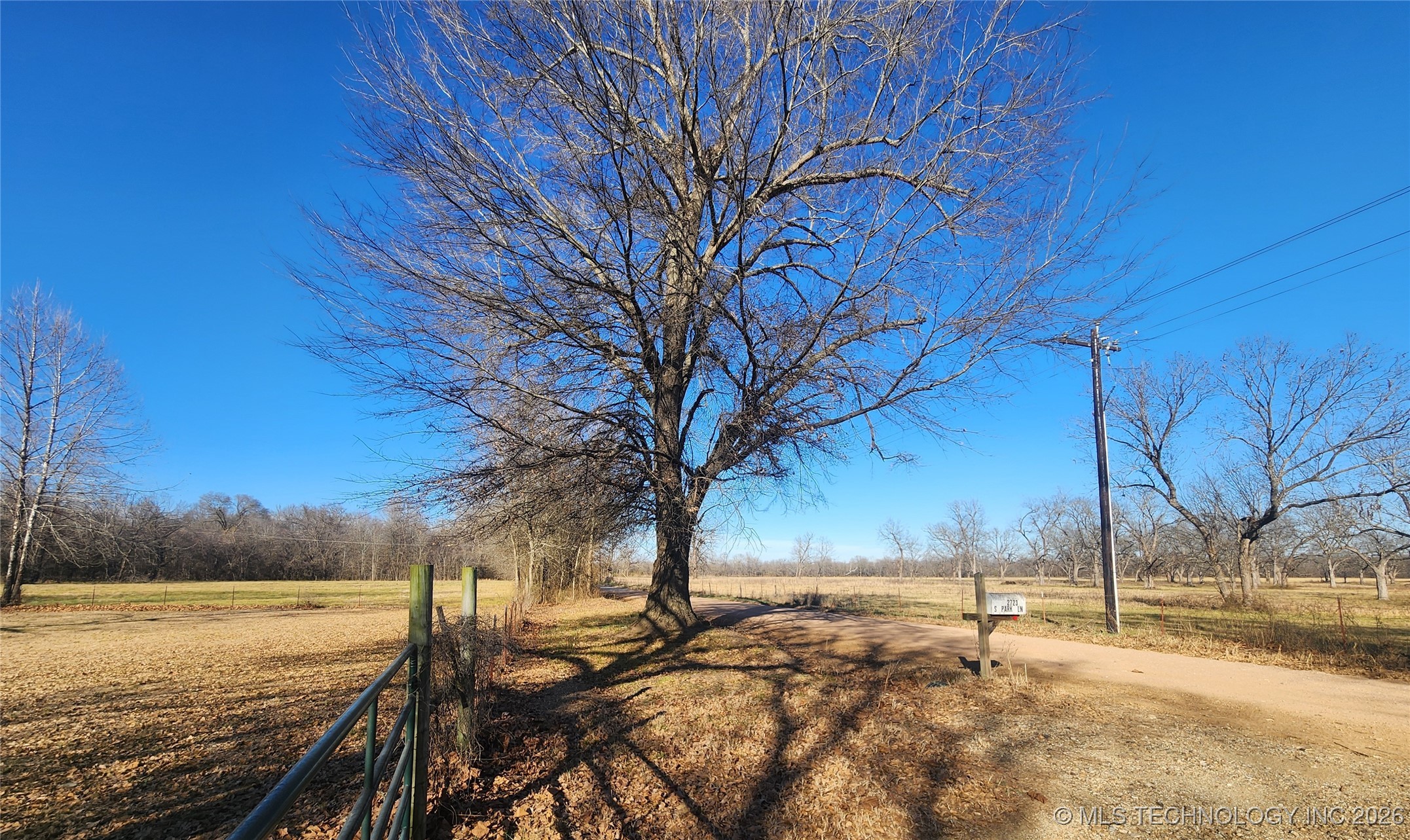 2723 S Park Property Photo 5