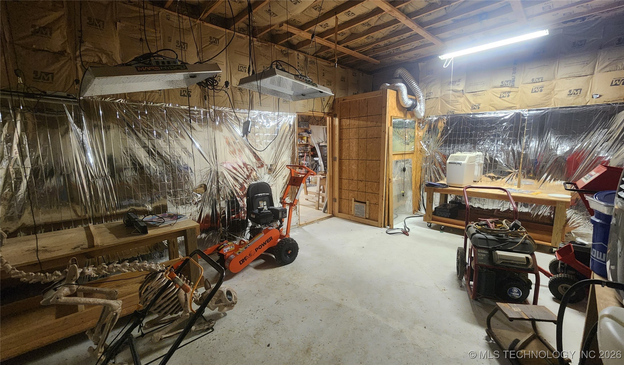 2723 S Park Property Photo 38