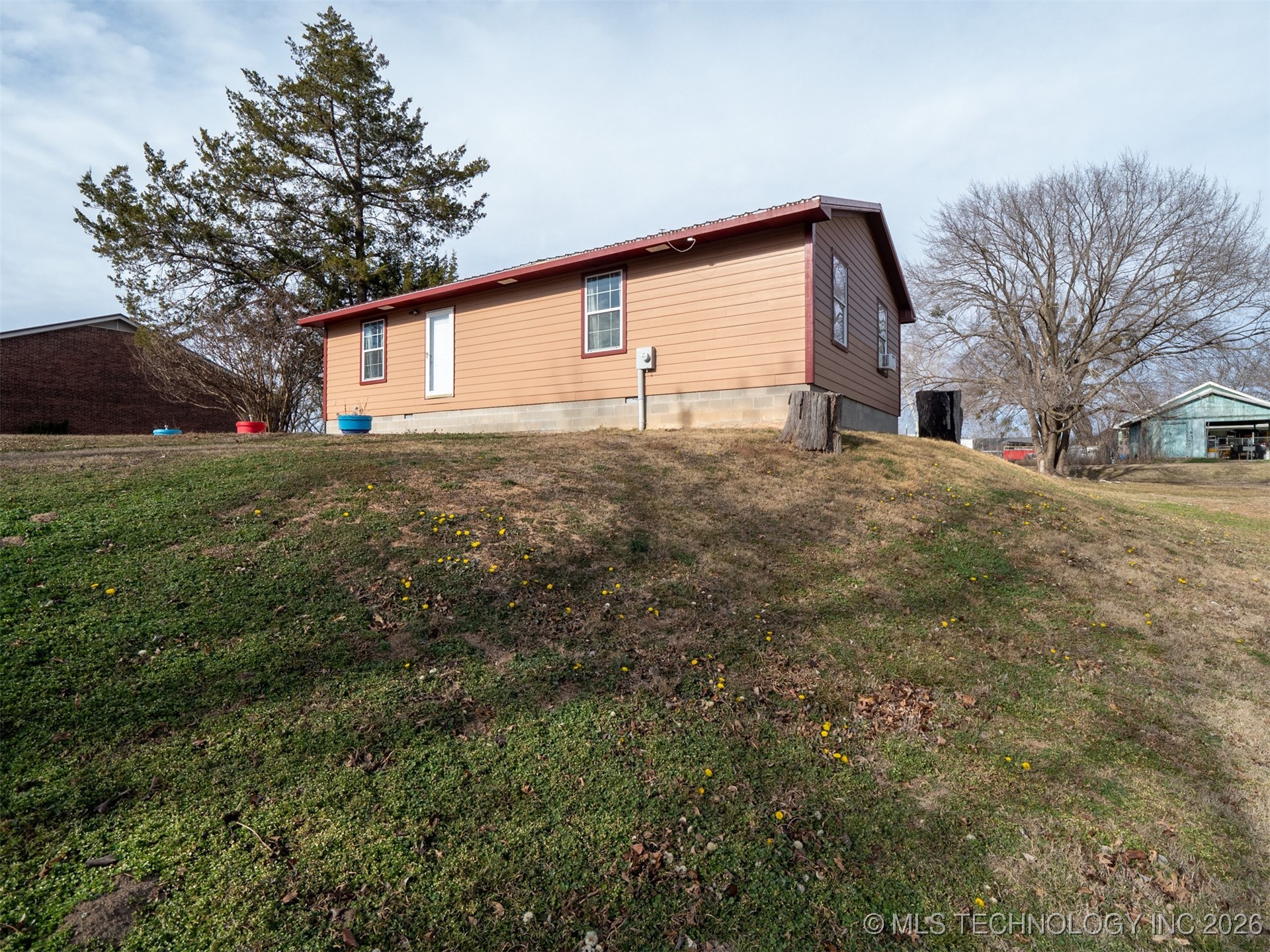 104 S Denver Property Photo 4