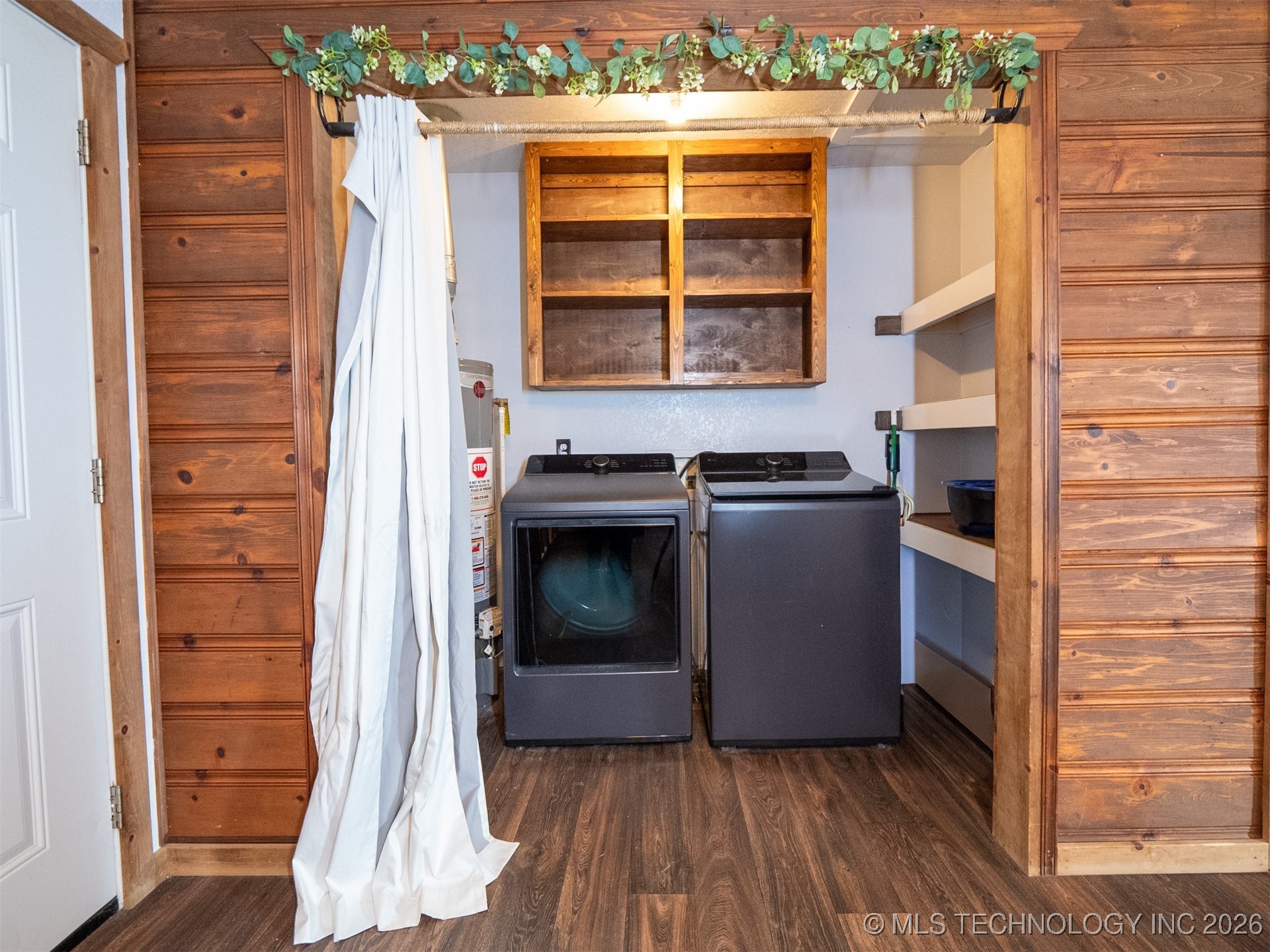 104 S Denver Property Photo 9