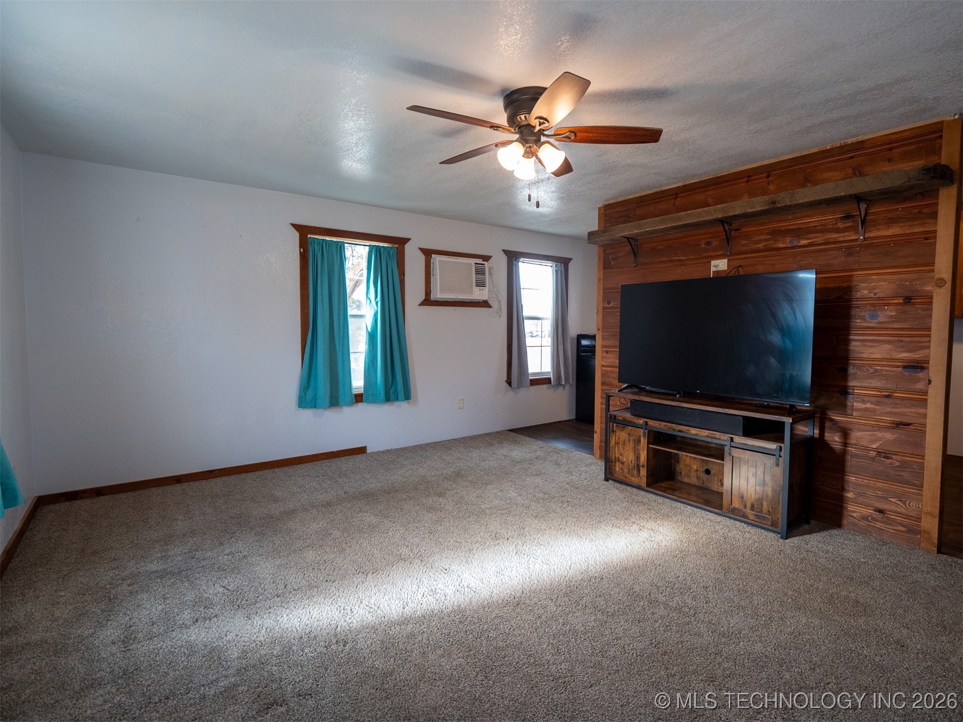 104 S Denver Property Photo 12