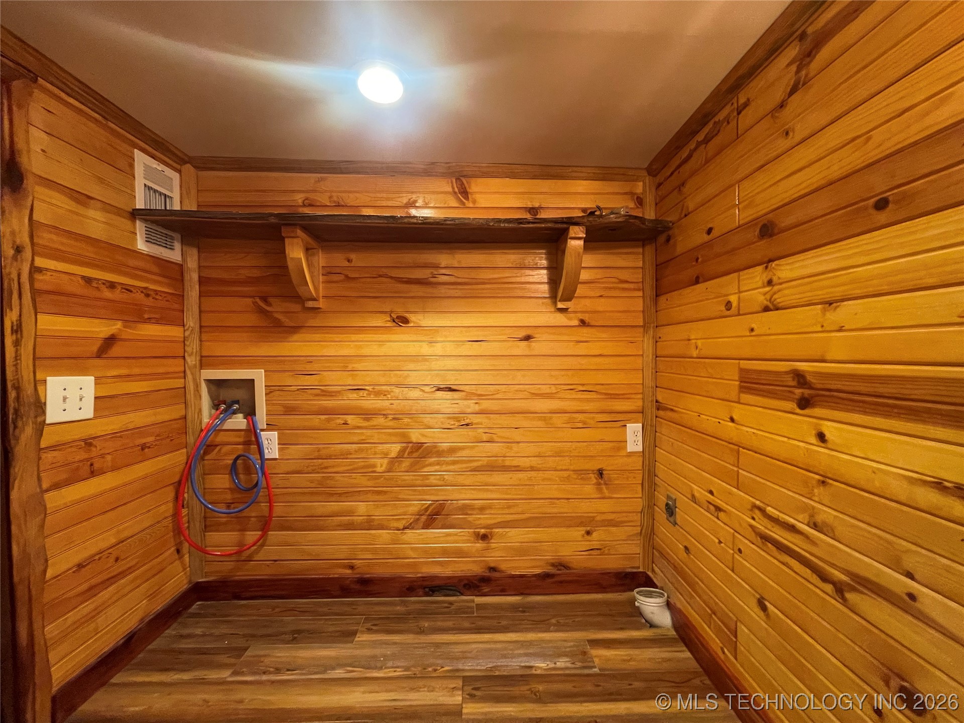 513 S State Avenue Property Photo 11