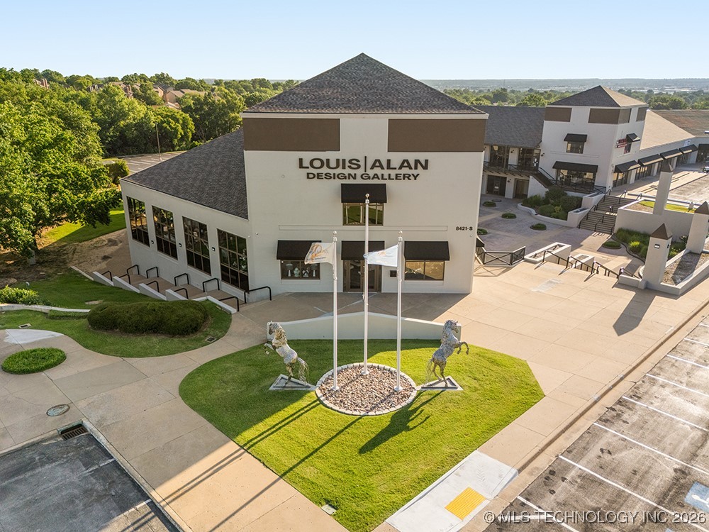 8421 E 61st Street 321a Property Photo 3