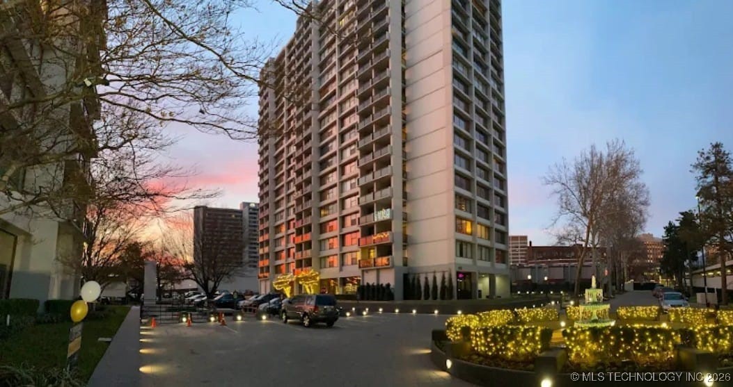 410 W 7th Street 828 Property Photo 2