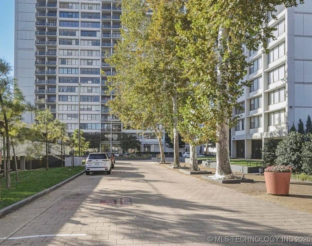 410 W 7th Street 828 Property Photo 5