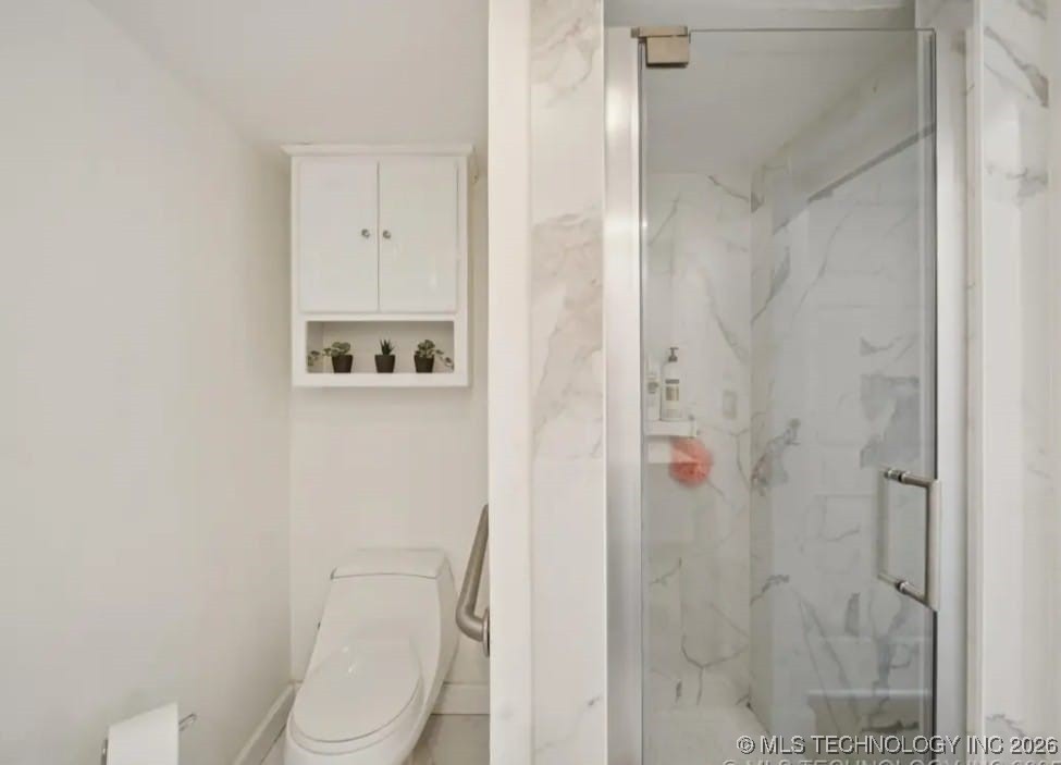 410 W 7th Street 828 Property Photo 24