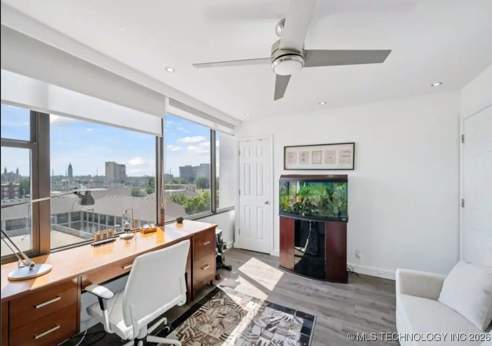 410 W 7th Street 828 Property Photo 25