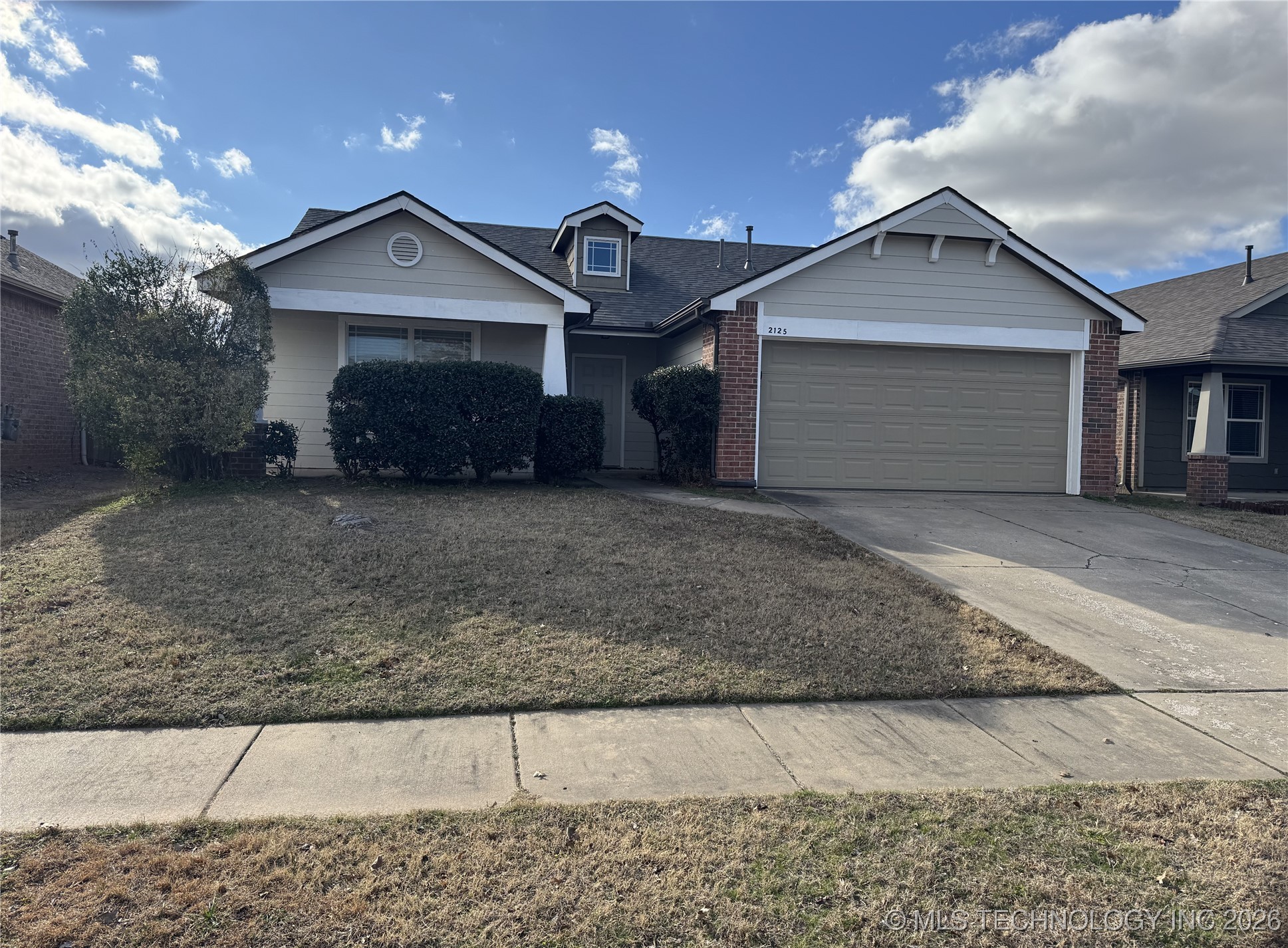 2125 E Concord Street North Property Photo 1