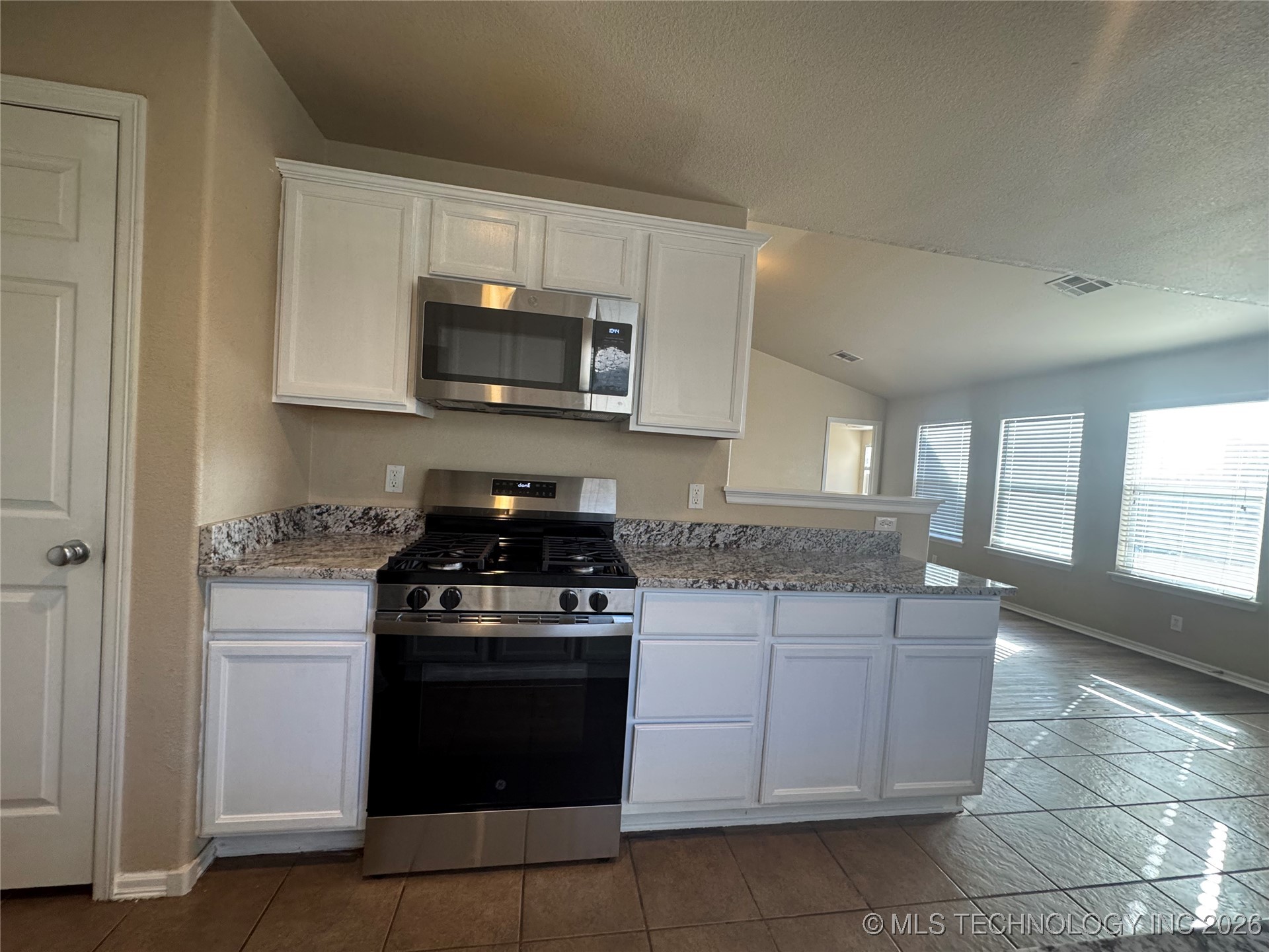 2125 E Concord Street North Property Photo 8