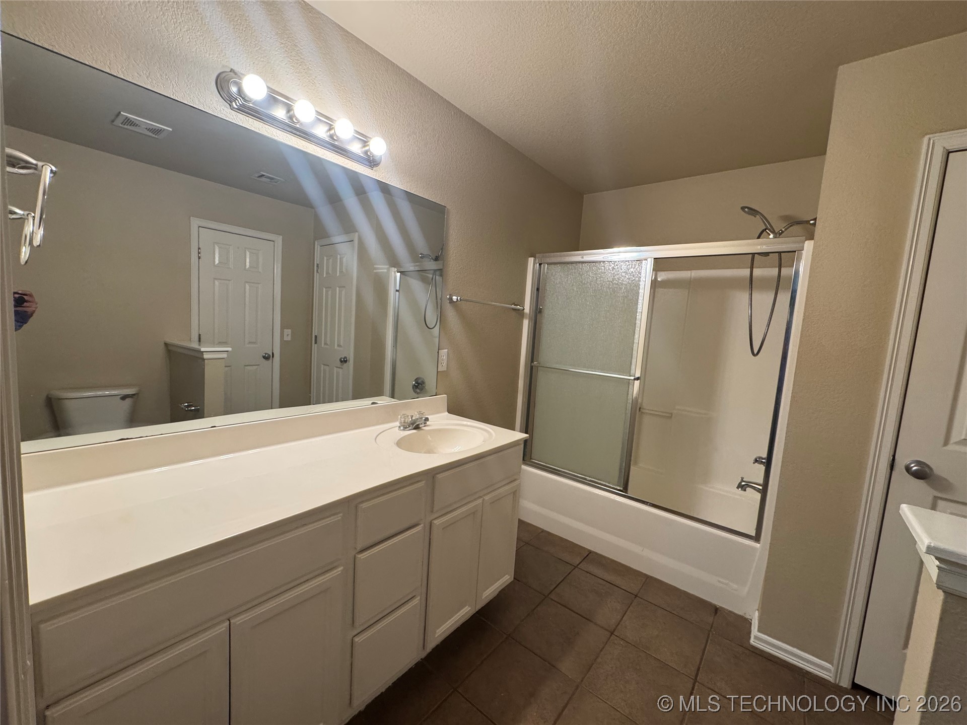 2125 E Concord Street North Property Photo 15