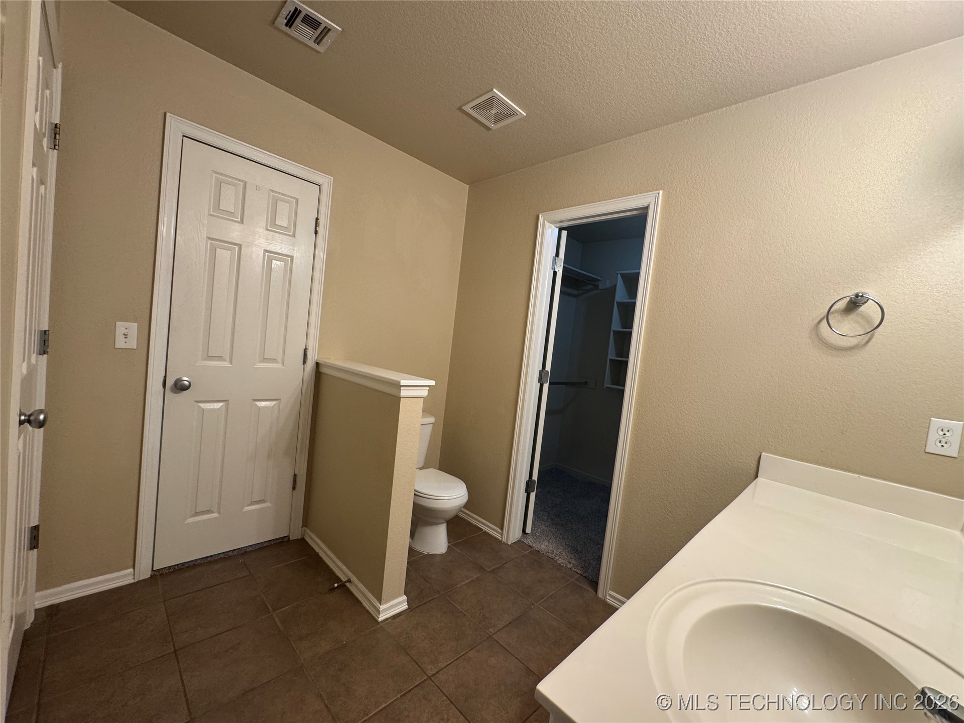 2125 E Concord Street North Property Photo 16