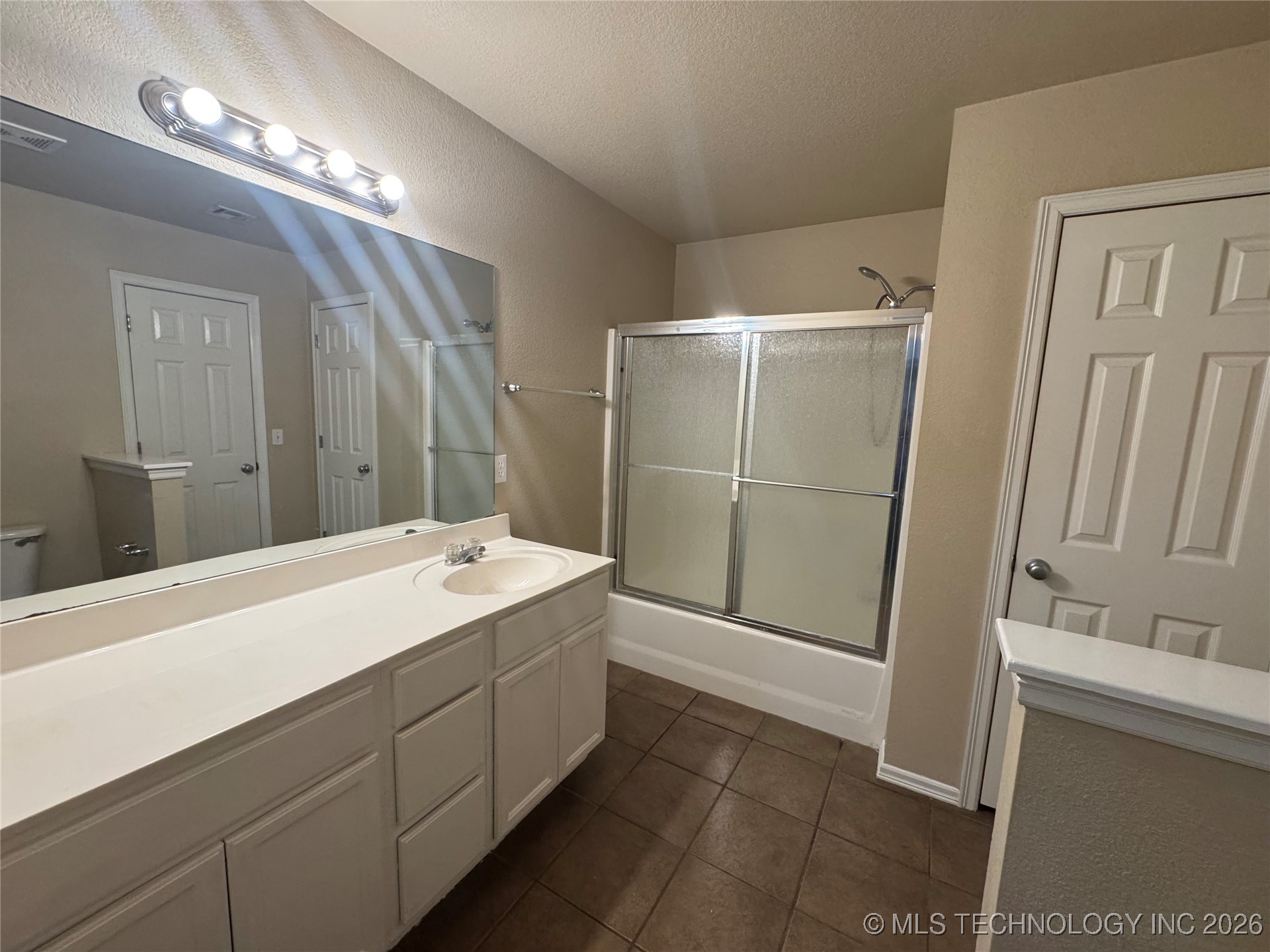 2125 E Concord Street North Property Photo 18