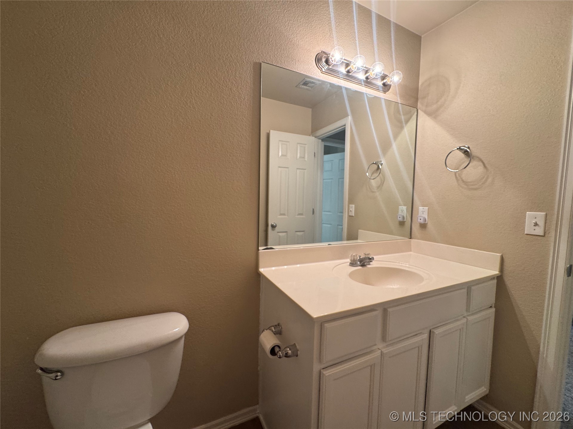 2125 E Concord Street North Property Photo 23