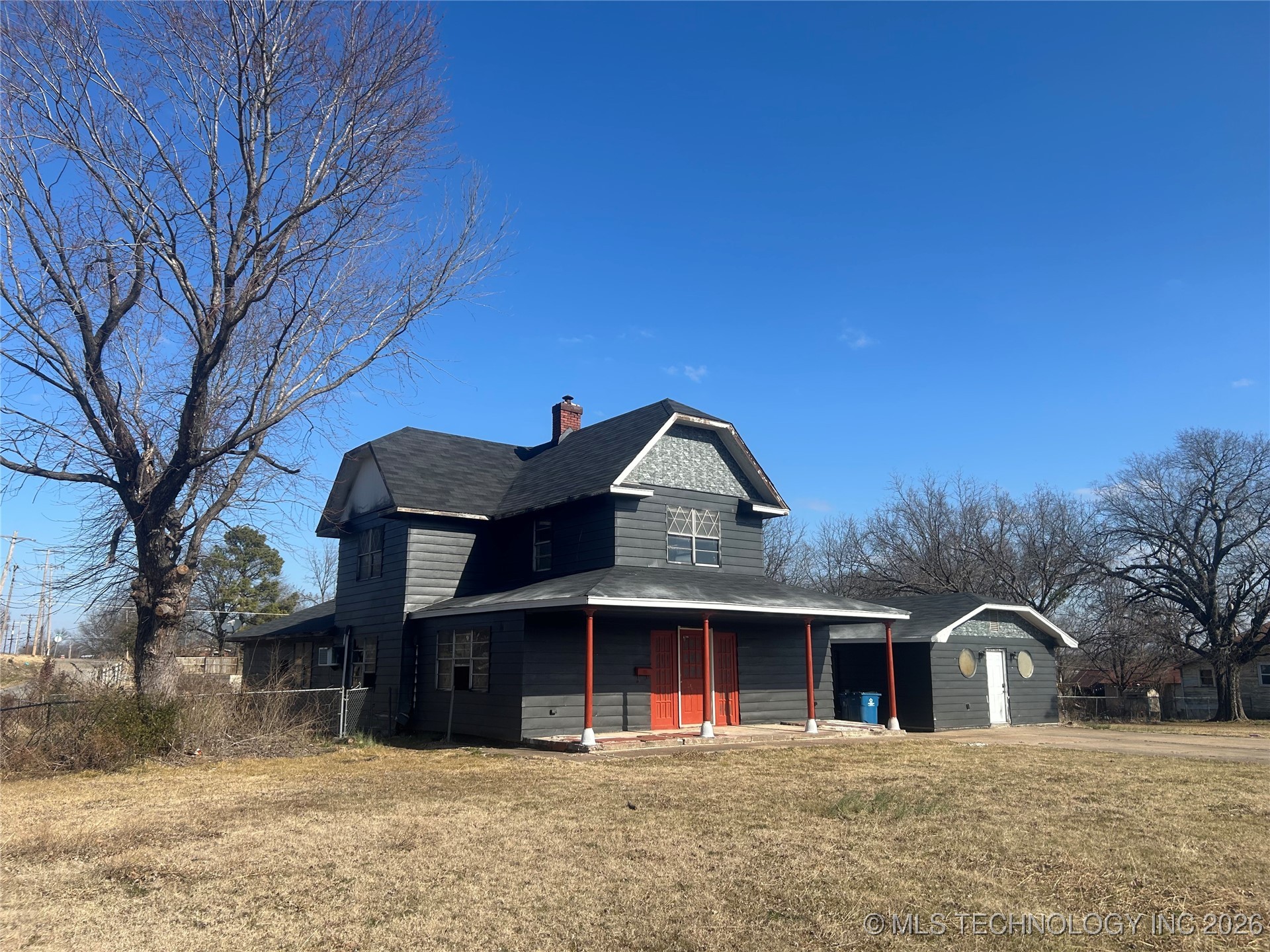 233 W Madison Avenue Property Photo 6