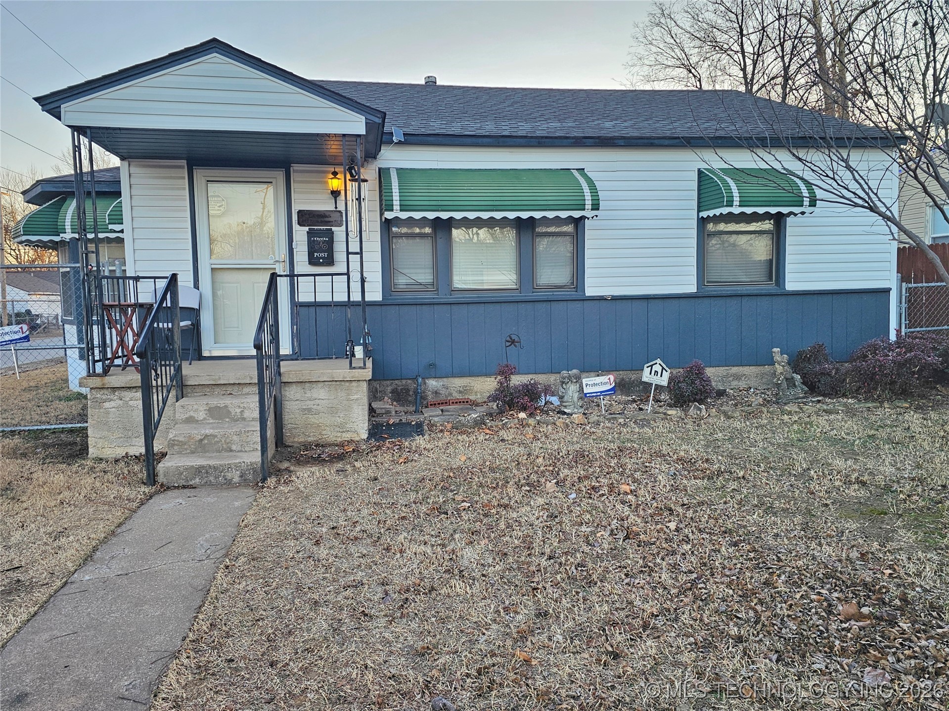 2149 N Delaware Place Property Photo 1