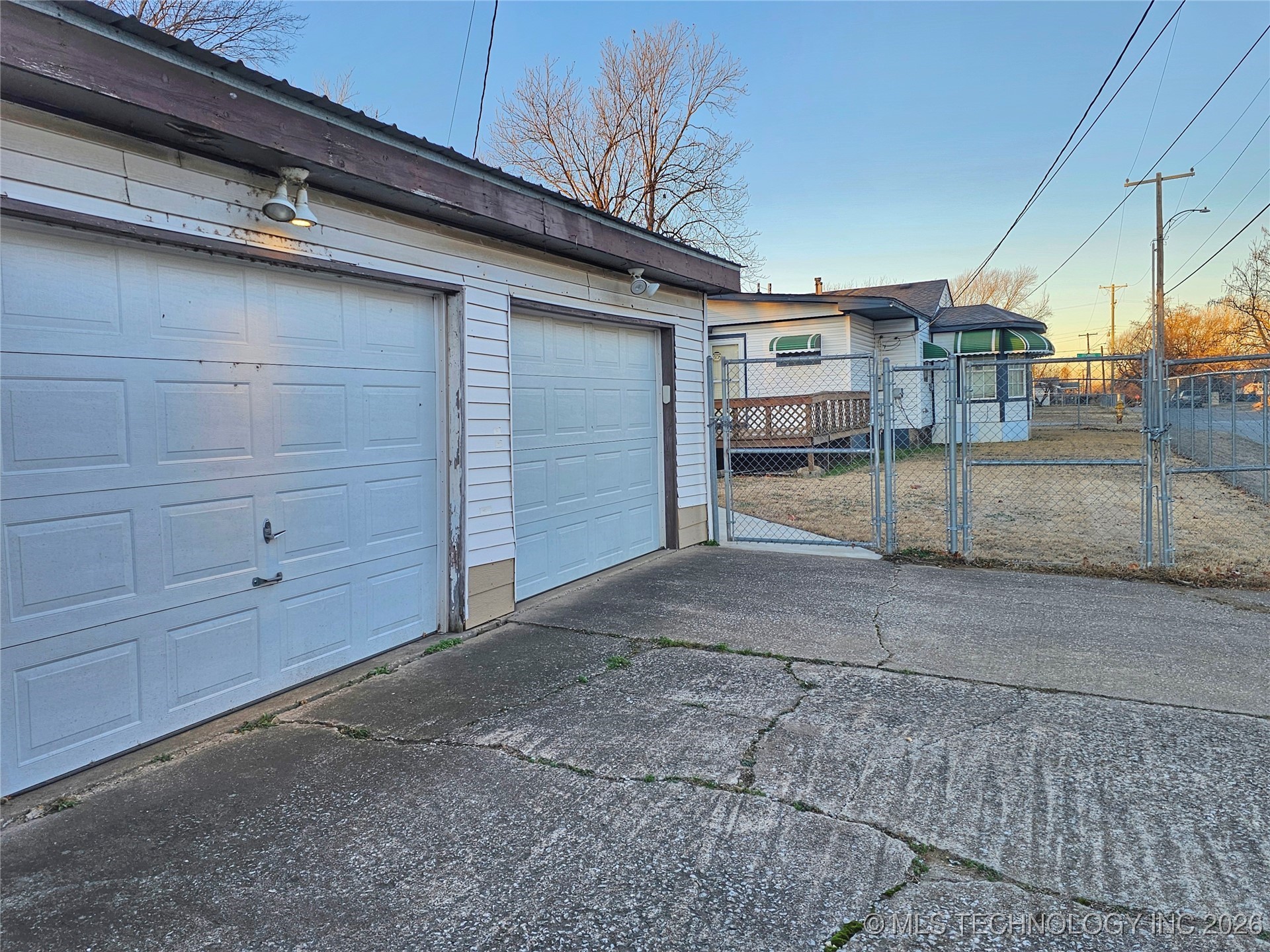 2149 N Delaware Place Property Photo 7