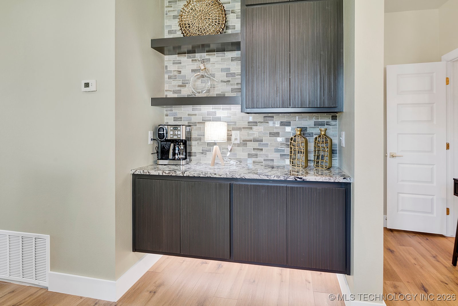 2602246 Property Photo 6