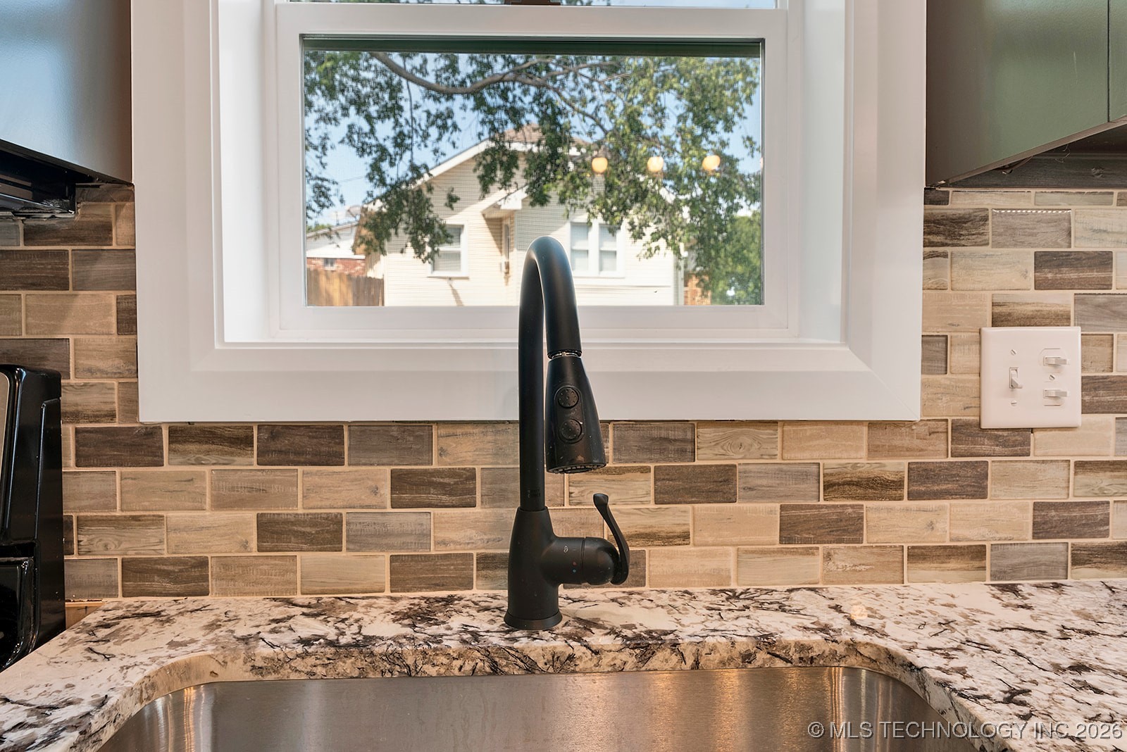 2602246 Property Photo 8