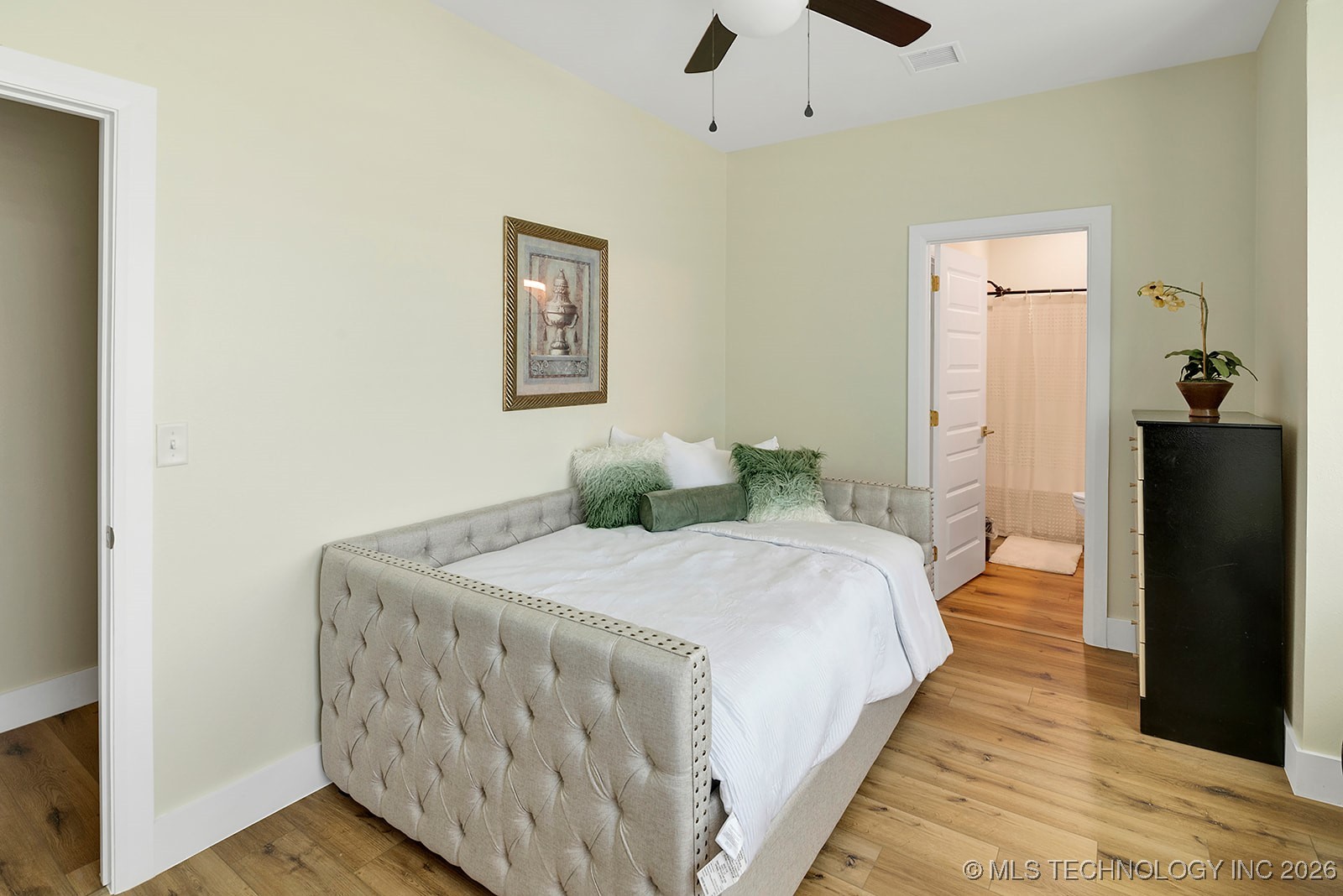 2602246 Property Photo 26