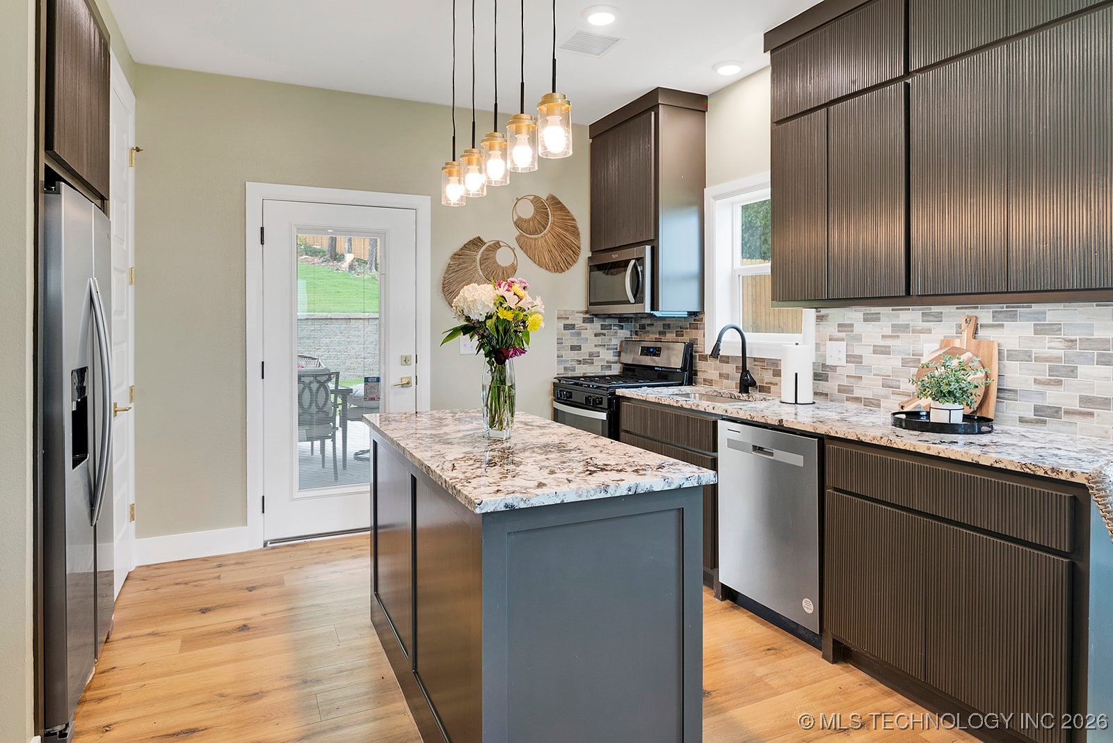 2602246 Property Photo 43