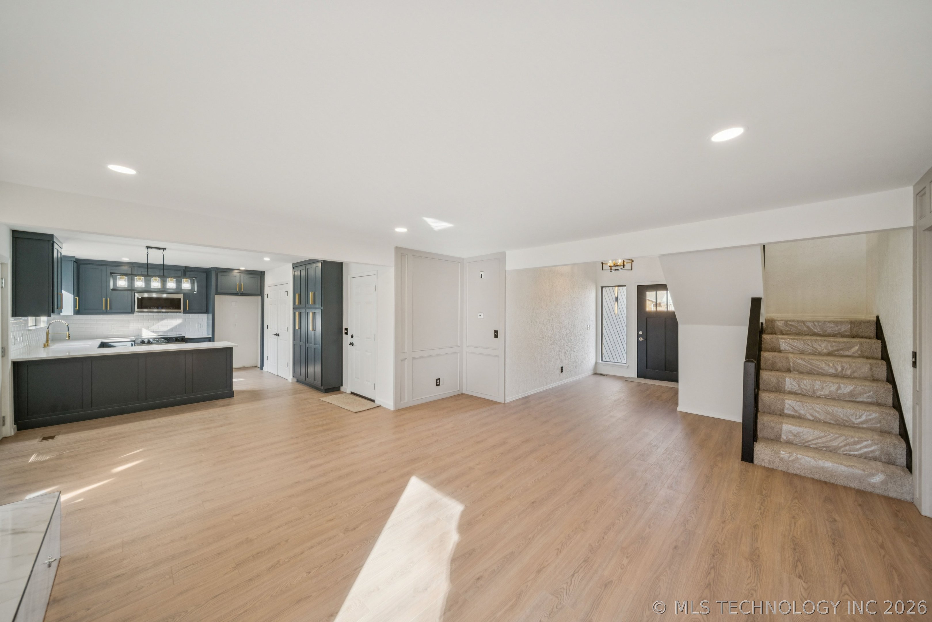 909 W Albuquerque Street Property Photo 7