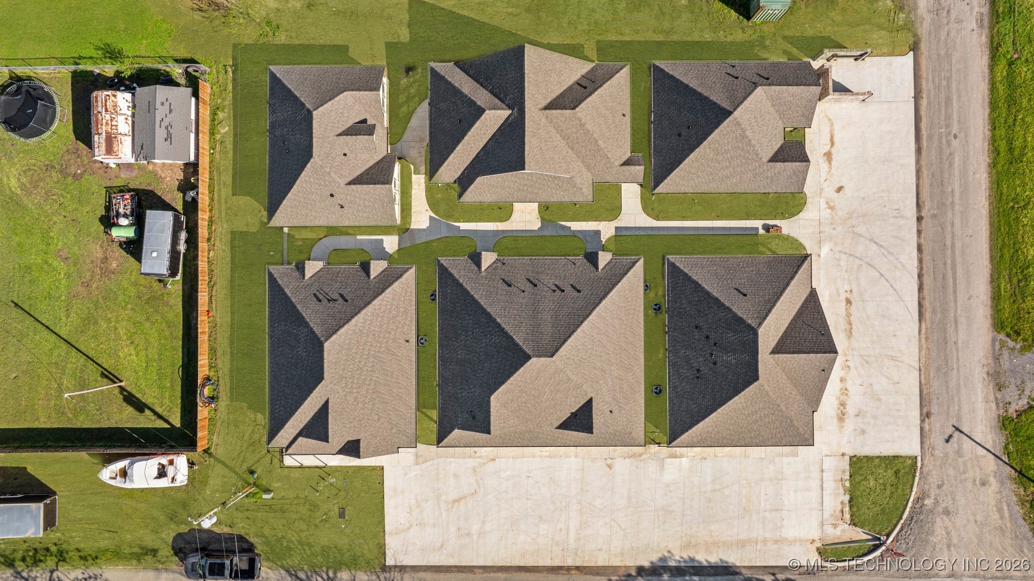 216 W Mccurtain Property Photo 10