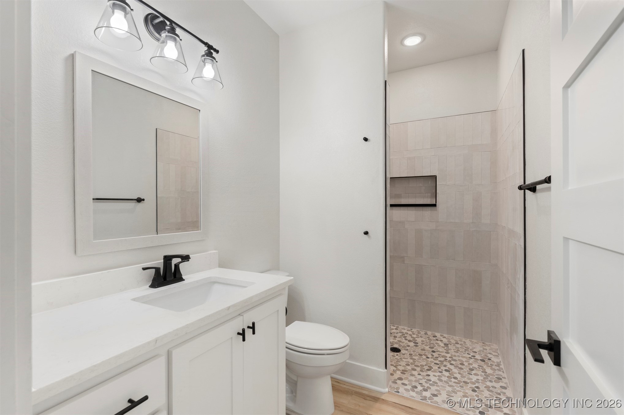 216 W Mccurtain Property Photo 28