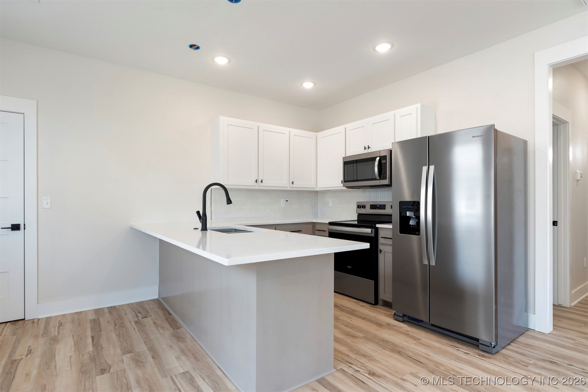 216 W Mccurtain Property Photo 29