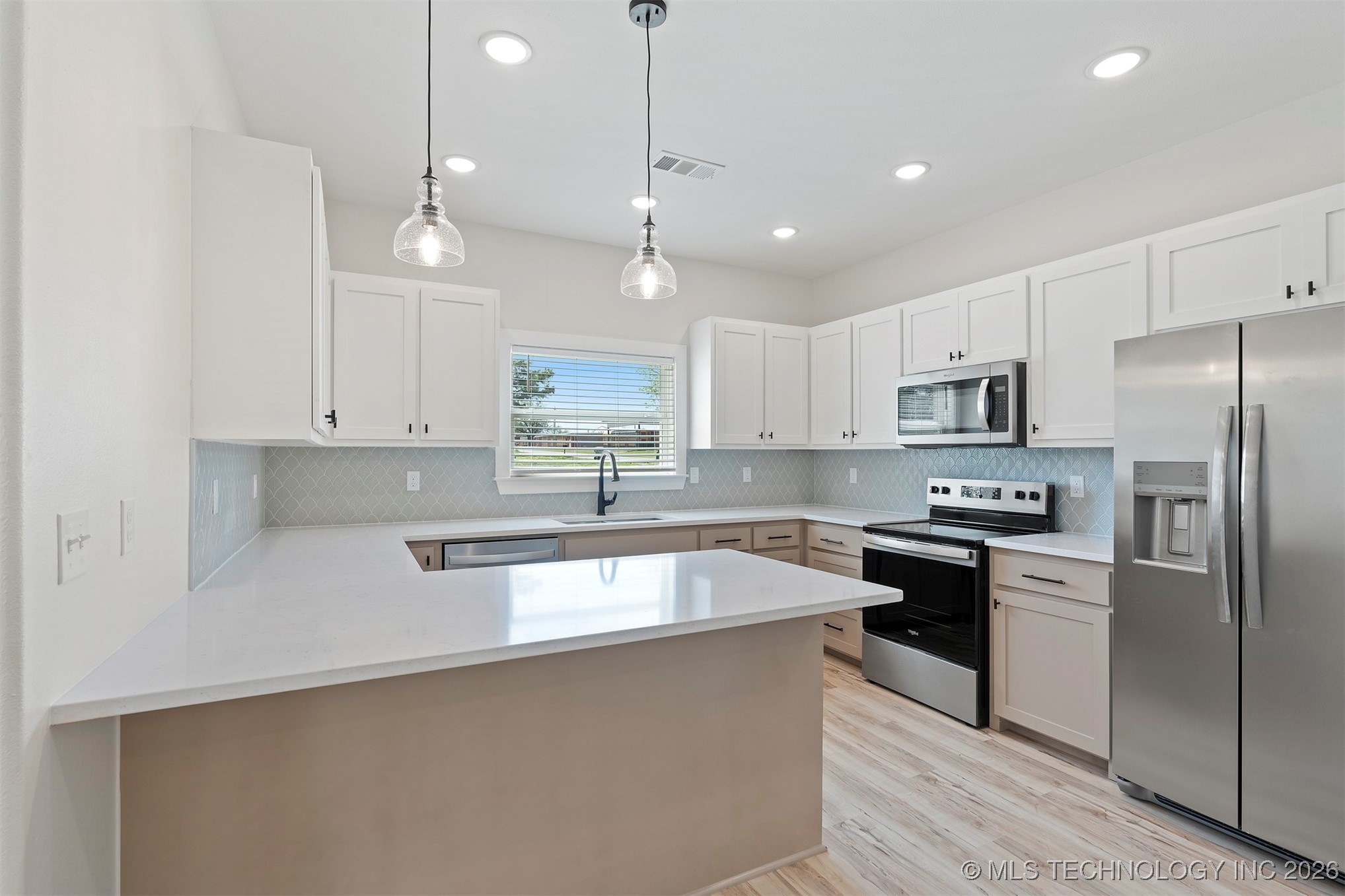 216 W Mccurtain Property Photo 38