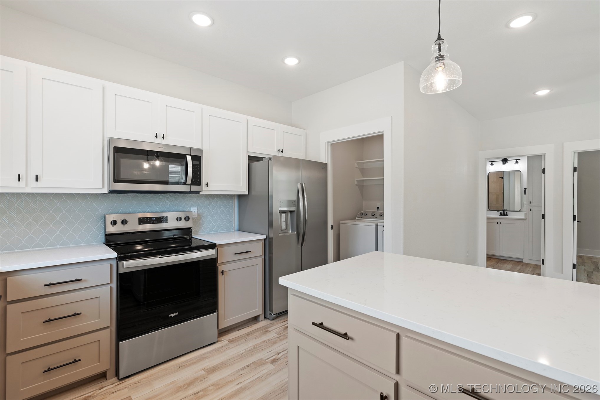 216 W Mccurtain Property Photo 39