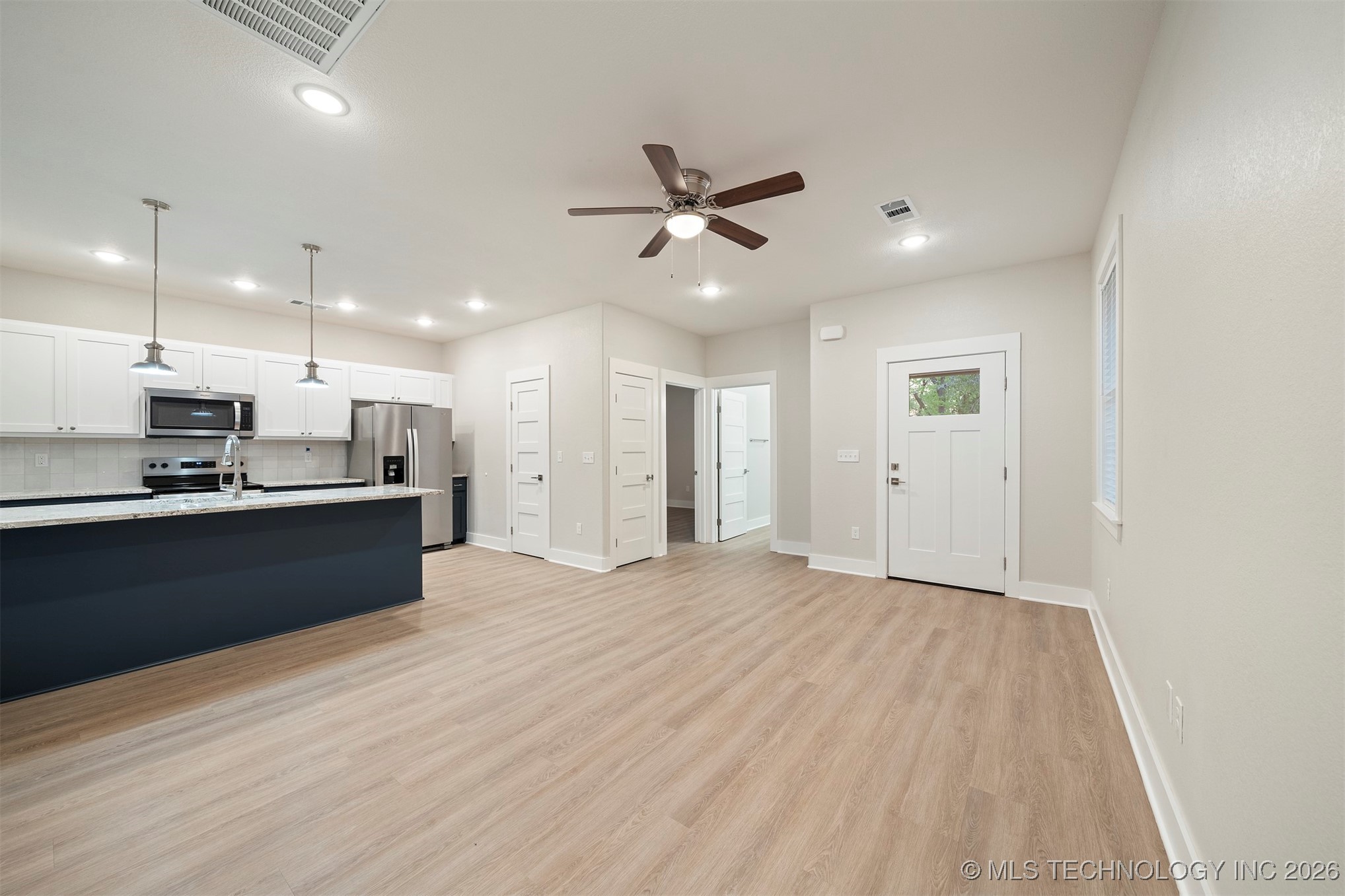 216 W Mccurtain Property Photo 44