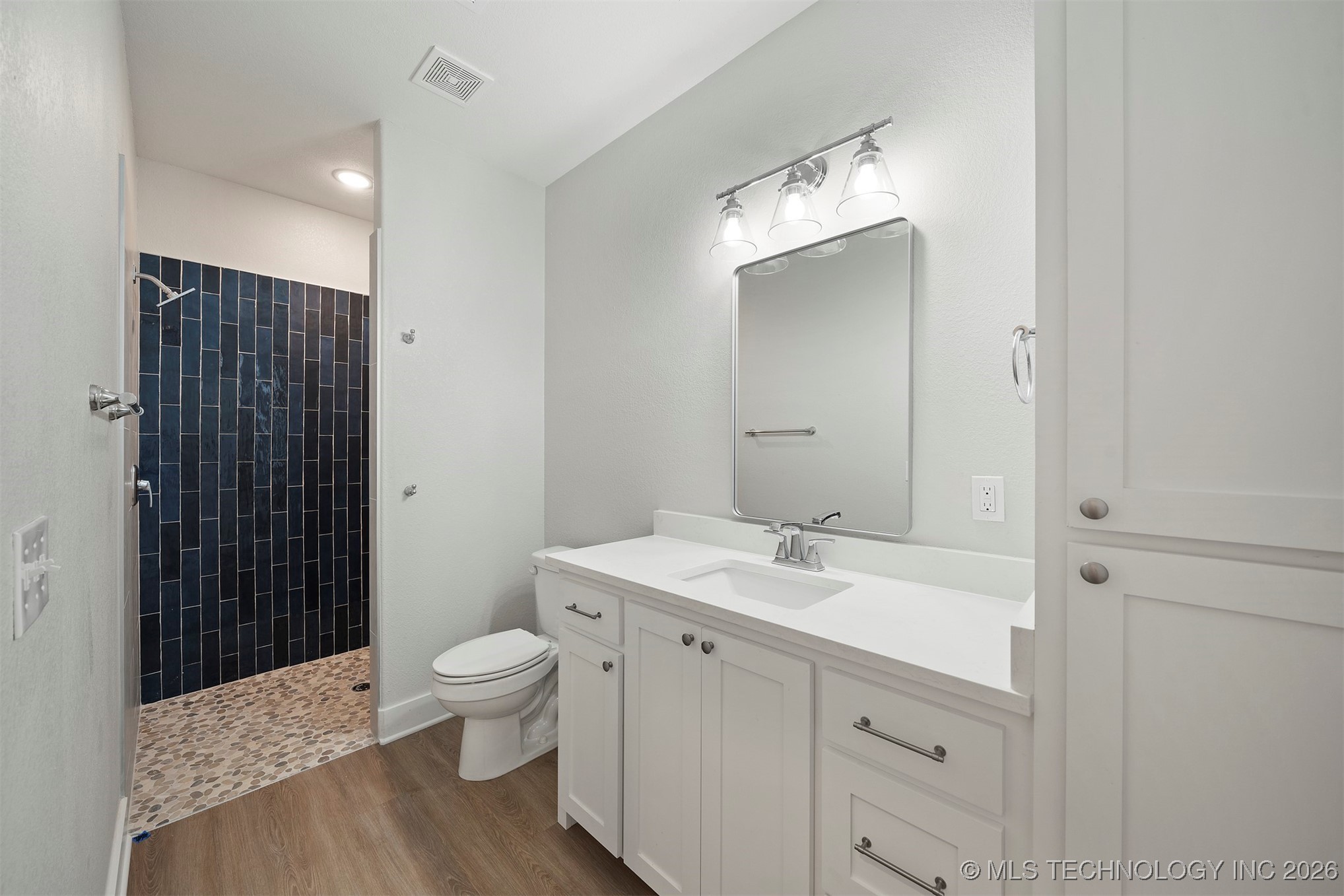 216 W Mccurtain Property Photo 46