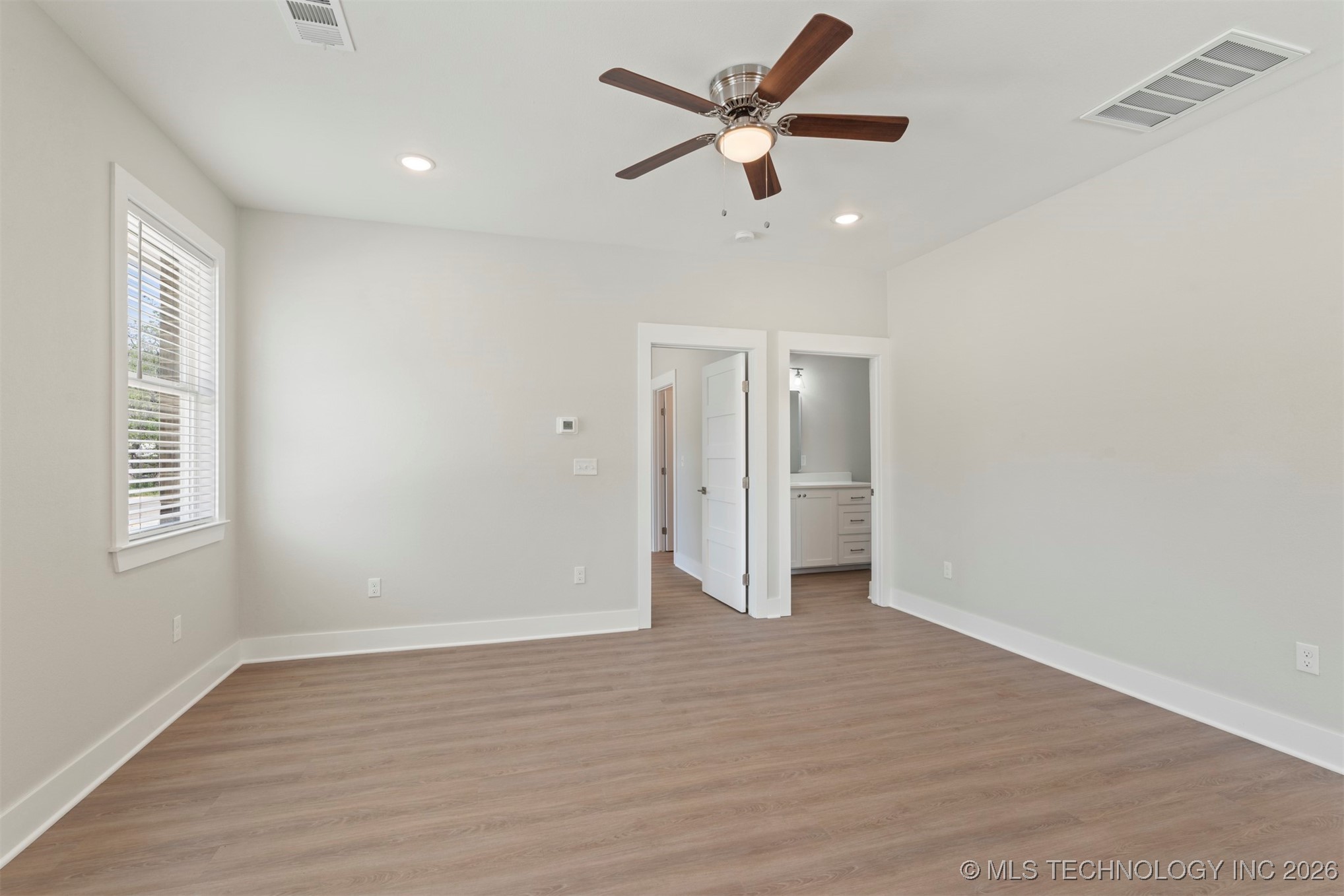 216 W Mccurtain Property Photo 53