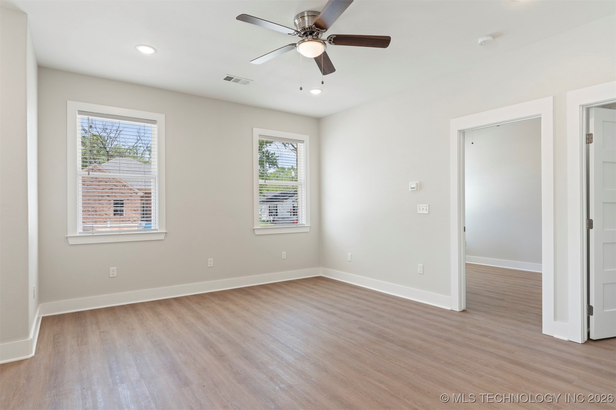 216 W Mccurtain Property Photo 56