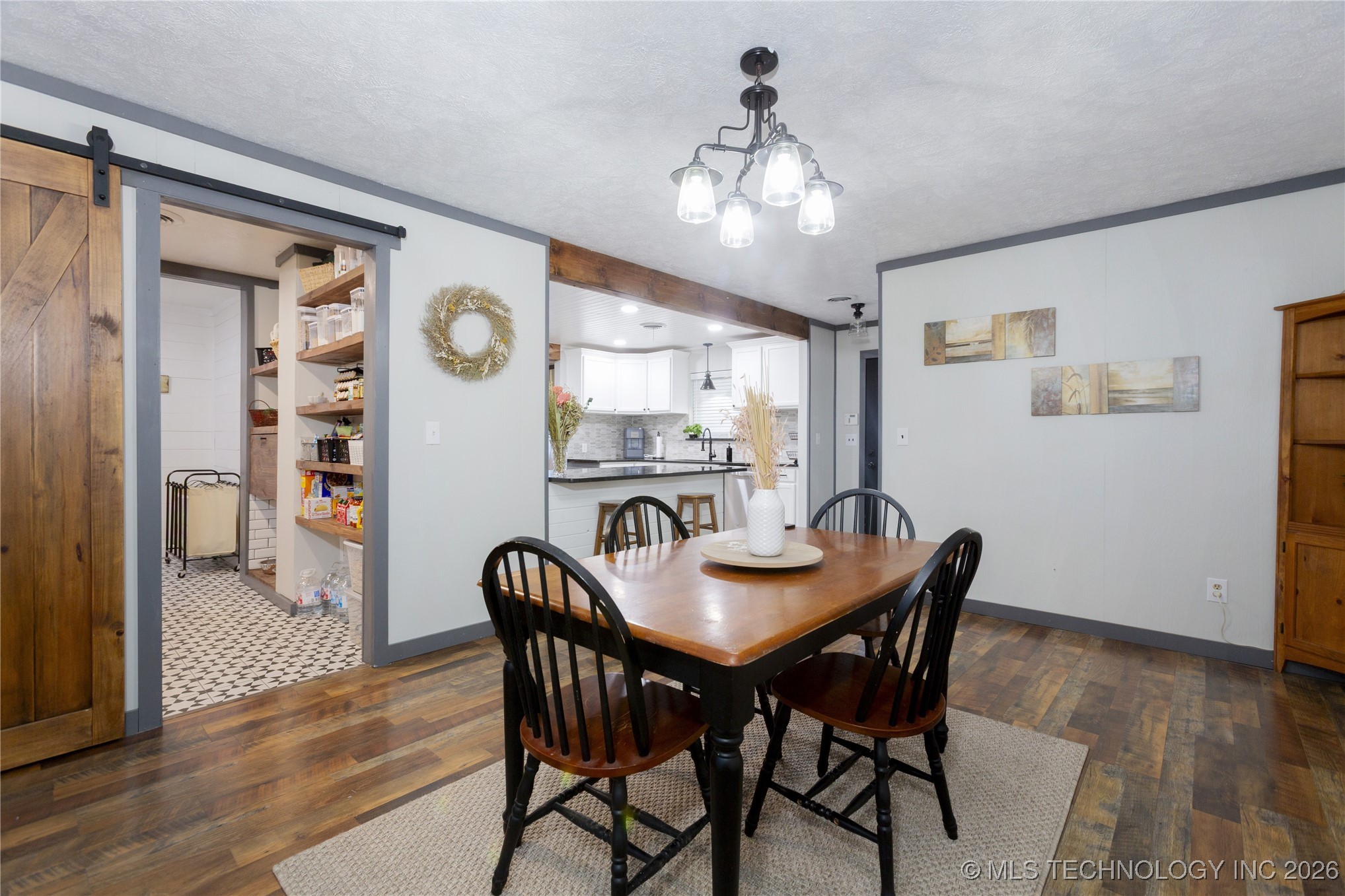 5040 E Creek Street Property Photo 8